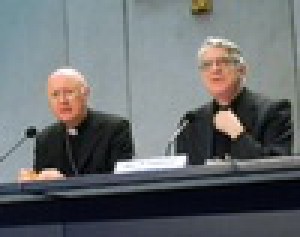 TGM. Claudio Maria Celli và Cha Federico Lombardi, SJ