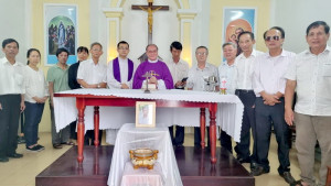 Cha Giuse Hồ Thứ và anh chị em CCS Phía Nam dâng thánh lễ cầu nguyện cho anh Giuse Lê Hồng Sơn