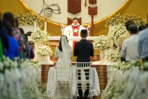 Người đã lập gia đình có được làm linh mục?