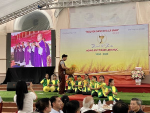 Chúc mừng Ngân khánh Linh mục Cha Antôn Nguyễn Văn Thăng HT74