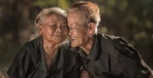 Chiếc bánh còng trong mưa