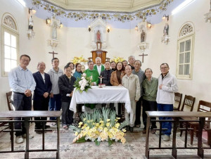 Thánh lễ tại Từ đường Đức Cố HY PX Nguyễn Văn Thuận